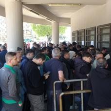 Bursaspor kombinelerine b�y�k ilgi, taraftar saatlerce kuyrukta bekledi