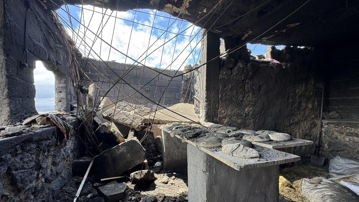 Ekmek yaparken f�r�n�n tavan� bir anda ��kt�! 64 ya��ndaki kad�ndan ac� haber geldi