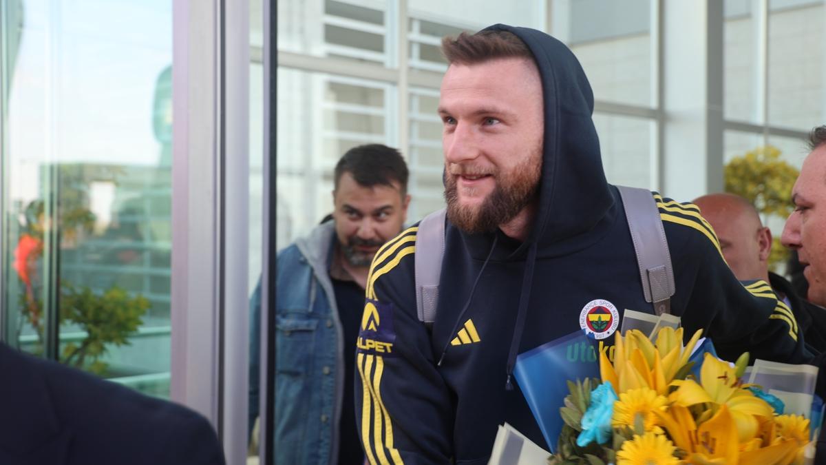 Fenerbah�e kafilesi Konya'ya ula�t�