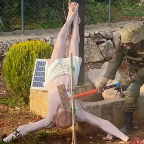 �srail askeri baltayla par�alad�