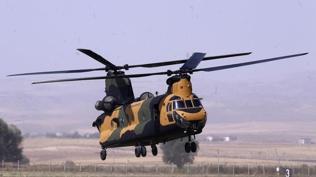Askeri helikopter kaza k�r�ma u�rad�