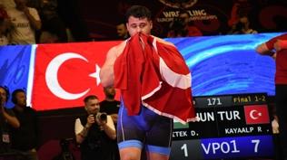 Cumhurba�kan� Erdo�an 13. kez Avrupa �ampiyonu olan R�za Kayaalp'i tebrik etti