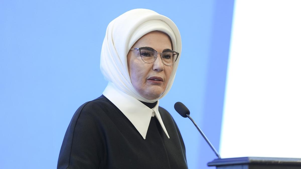 Emine Erdo�an: Teknoloji �irketlerinin �ocuk dostu tasar�m yapmalar� zorunluluktur