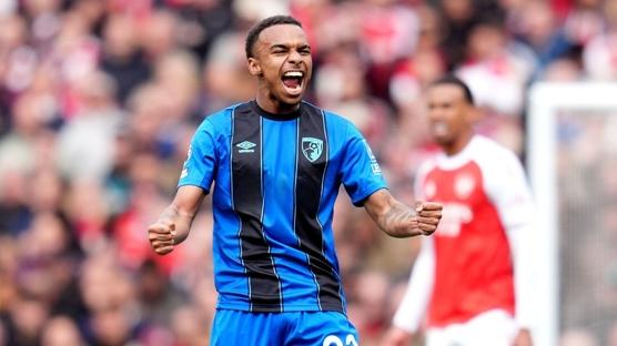 Manchester United, Bournemouth'un gen� oyuncusuna g�z�n� dikti