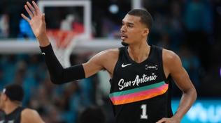 NBA tarihine ge�ti! Y�l�n savunmac�s� Victor Wembanyama