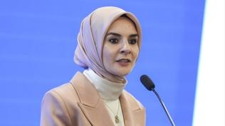 Bakan G�kta�: Ya�l�lar�m�z� topluma y�n veren birer de�er olarak g�r�yoruz