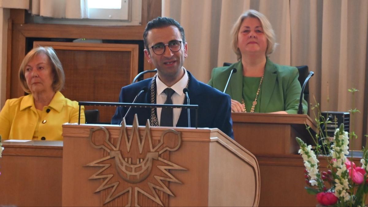 Bir ilke imza att�! Almanya'n�n Kiel kentine T�rk belediye ba�kan�