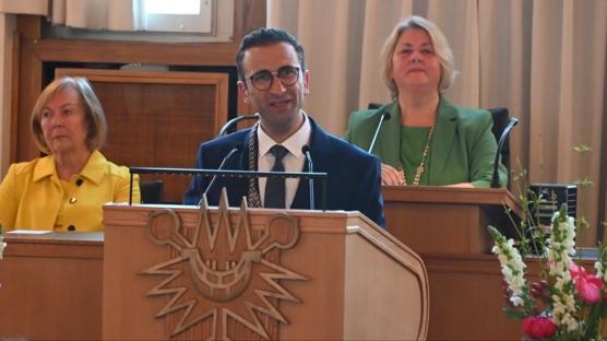 Bir ilke imza att�! Almanya'n�n Kiel kentine T�rk belediye ba�kan�