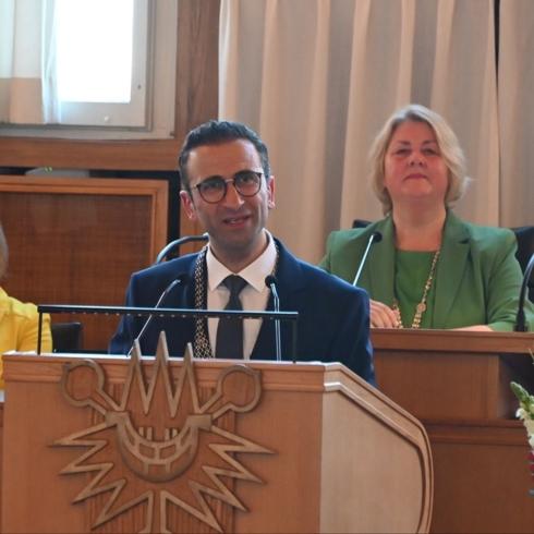 Bir ilke imza att�! Almanya'n�n Kiel kentine T�rk belediye ba�kan�