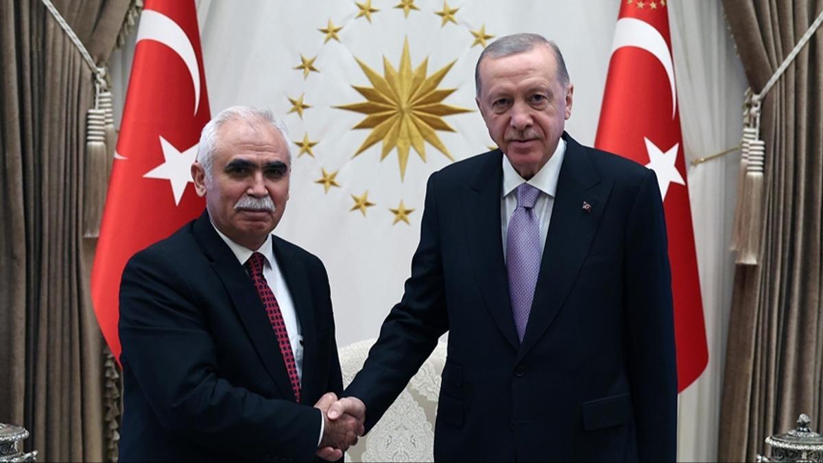 Cumhurba�kan� Erdo�an, AYM Ba�kan� �zkaya ile g�r��t�