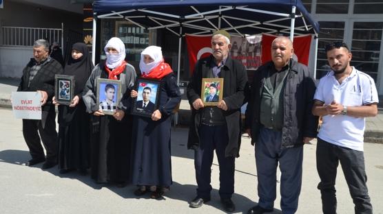 DEM Parti �n�nde evlat n�beti: Sizi korkutuyorlar, gelin teslim olun