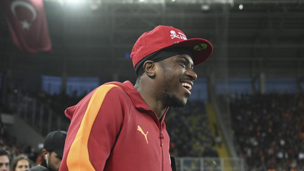 Galatasaray'da Osimhen m�jdesi! Kadroya d�nd�