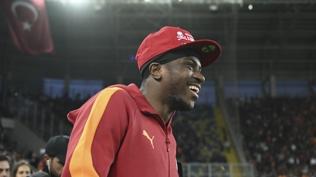 Galatasaray'da Osimhen m�jdesi! Kadroya d�nd�