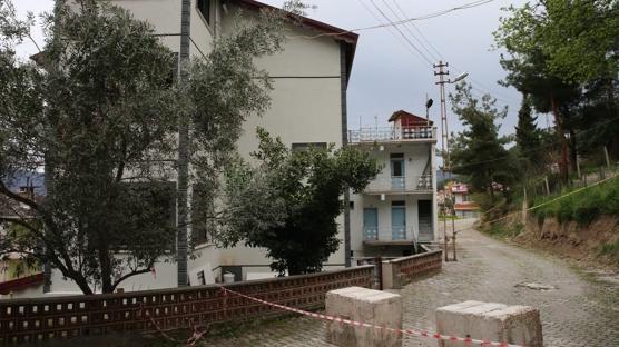 Heyelan tehlikesi 5 binay� bo�altt�: B�lgede �al��malar s�r�yor