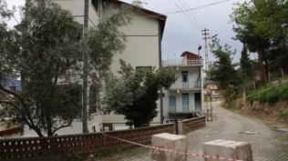 Heyelan tehlikesi 5 binay� bo�altt�: B�lgede �al��malar s�r�yor