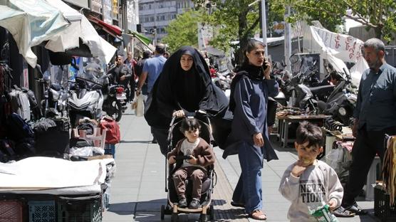 �ran'da g�nl�k ya�am b�y�k �l��de normal seyrinde