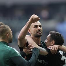 Serdar Dursun'dan minik taraftara anlaml� jest