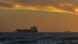 Somali a��klar�nda Panama band�ral� y�k gemisi ka��r�ld�