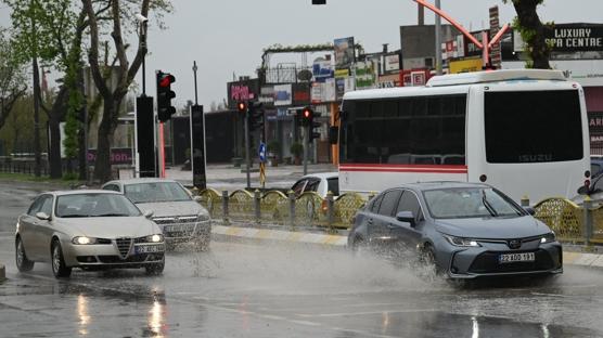 Trakya sele teslim: Cadde ve sokaklar g�le d�nd�