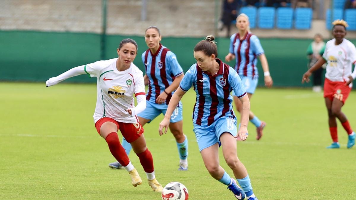 Turkcell Kad�n Futbol S�per Ligi'nde 25. hafta tamamland�