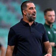 Arda Turan'�n Shakhtar'� zirve y�r�y���n� s�rd�rd�!