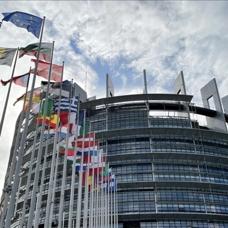 Avrupa'dan �srail'e sert mesaj: Stat� ask�ya al�nabilir