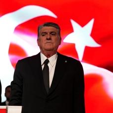 Be�ikta� Ba�kan� Adal�'dan 23 Nisan mesaj�