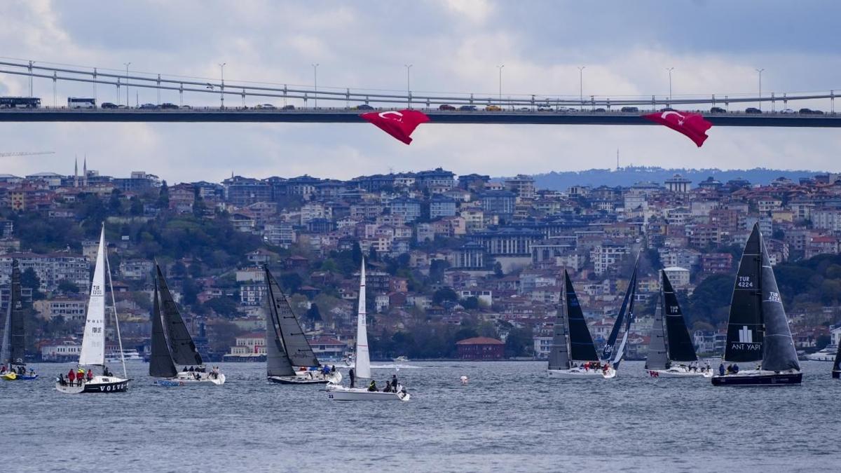 Bo�az'da 23 Nisan co�kusu! Cumhurba�kanl��� 7. Uluslararas� Yat Yar��lar� ba�lad�