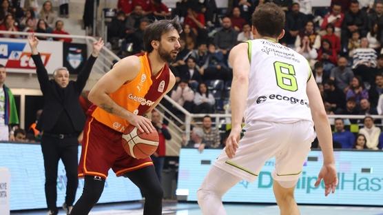 Galatasaray deplasmanda Merkezefendi'yi ge�ti