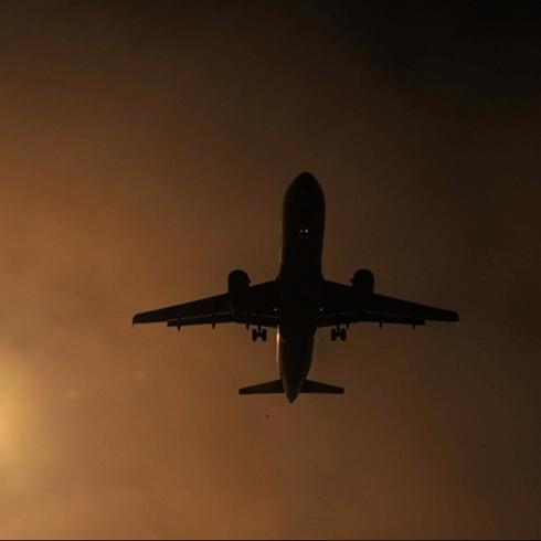 K�rfez'de normalle�me: Kuveyt'te u�u�lar ba�l�yor