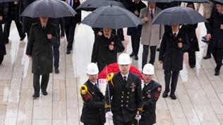 Milli E�itim Bakan� Tekin An�tkabir'i ziyaret etti