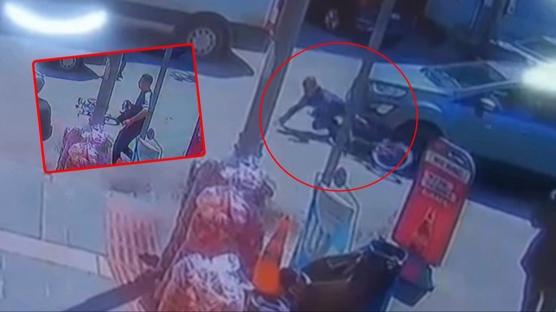 Otomobilin alt�nda kalan �ocuk metrelerce s�r�klendi! Deh�et anlar� saniye saniye kaydedildi