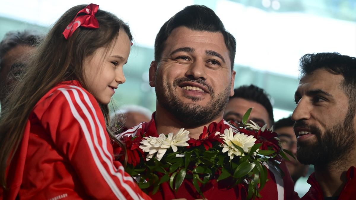 Rekortmen milli g�re��i R�za Kayaalp, ba�kentte co�kuyla kar��land�