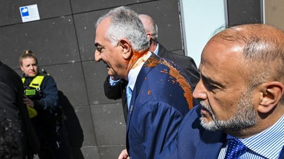 Siyonist kuklas� Pehlevi'ye Berlin'de so�uk du�