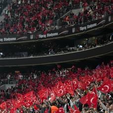 T�pra� Stad�'nda 23 Nisan co�kusu! Bayraklarla g�rsel ��len