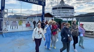 Amasra'ya kruvaziyerle turist ak�n�: 1060 yolcu limana ayak bast�