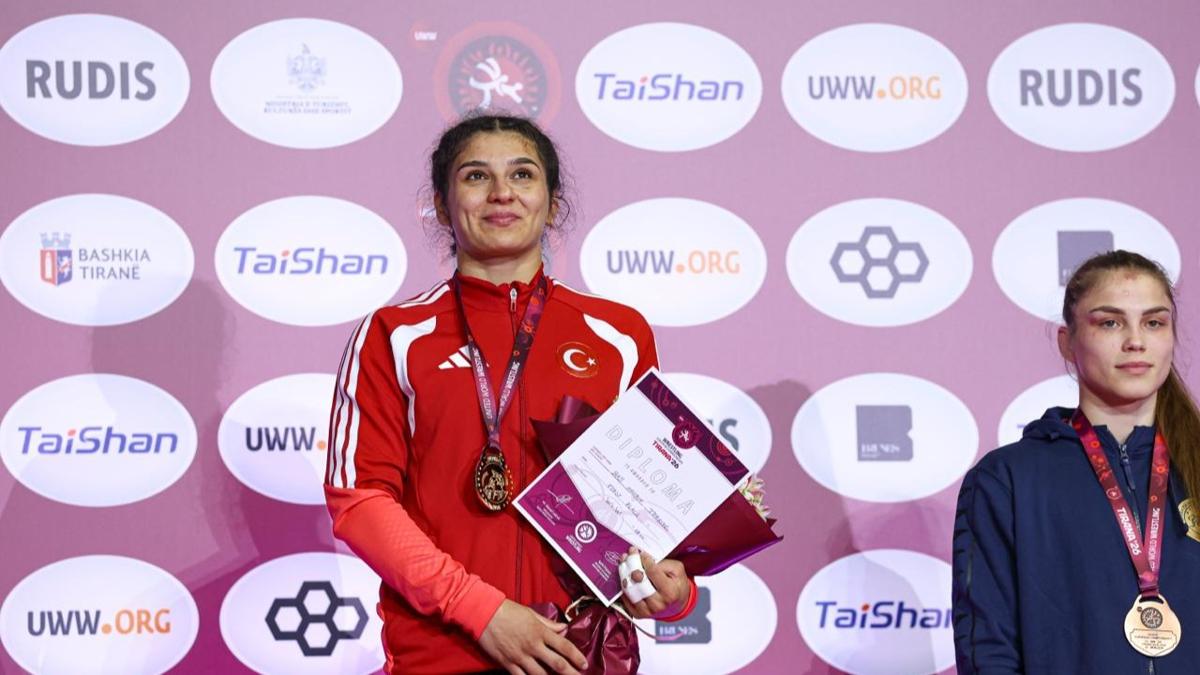 Avrupa �ampiyonu Nesrin Ba�'tan anlaml� jest! Alt�n madalyay� �ocuklara arma�an etti