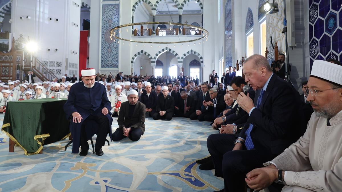 Cumhurba�kan� Erdo�an'dan Kur'an tilaveti