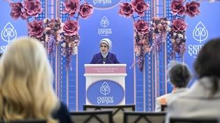 Emine Erdo�an'dan aile vurgusu