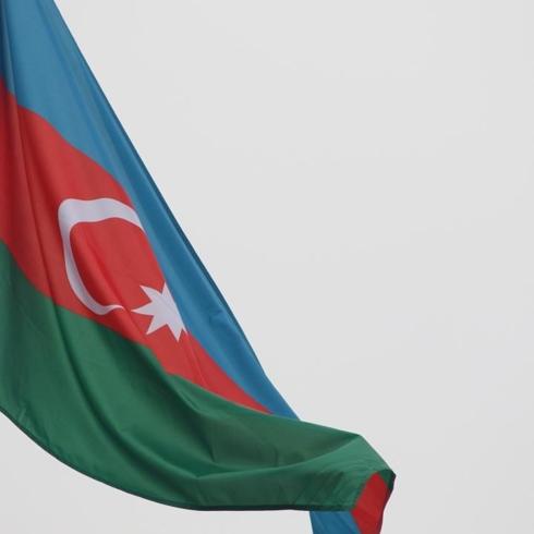 Erivan'da bayra��m�za sayg�s�zl�k! Karde� �lkeden tepki geldi