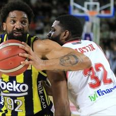 Fenerbah�e Beko, Manisa Basket'e kar�� galip geldi