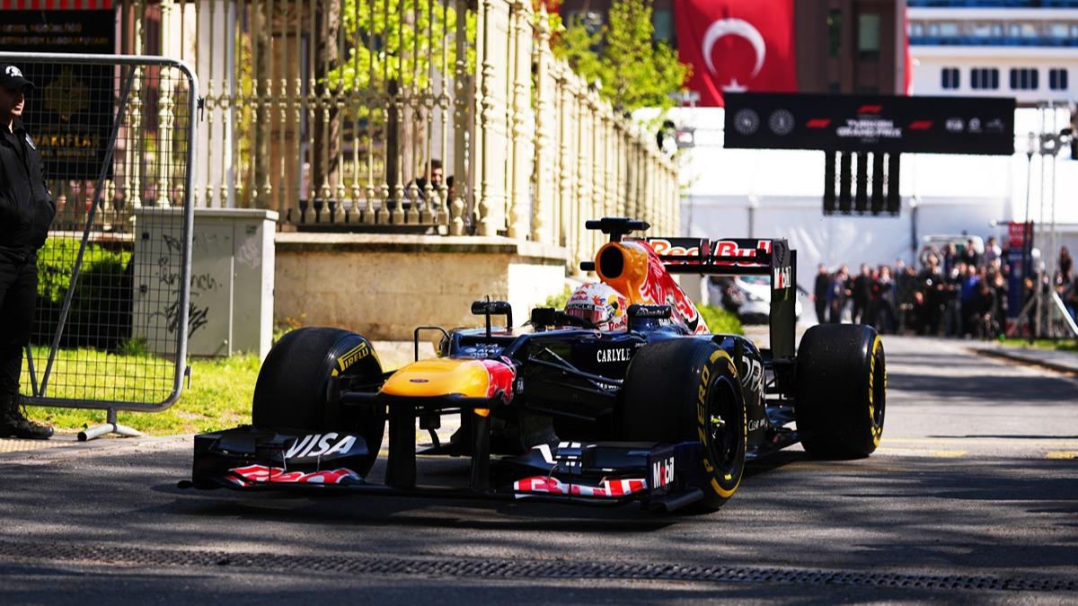 Japon pilot yollar�n tozunu att�