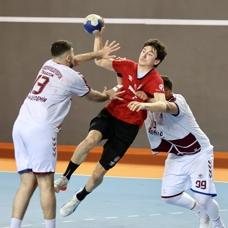 Hentbol S�per Ligi'nde play-off heyecan� kald��� yerden