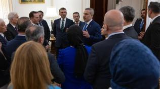 �ngiltere'de T�rk r�zgar�: Bakan Fidan i� insanlar� ve vatanda�larla bir araya geldi