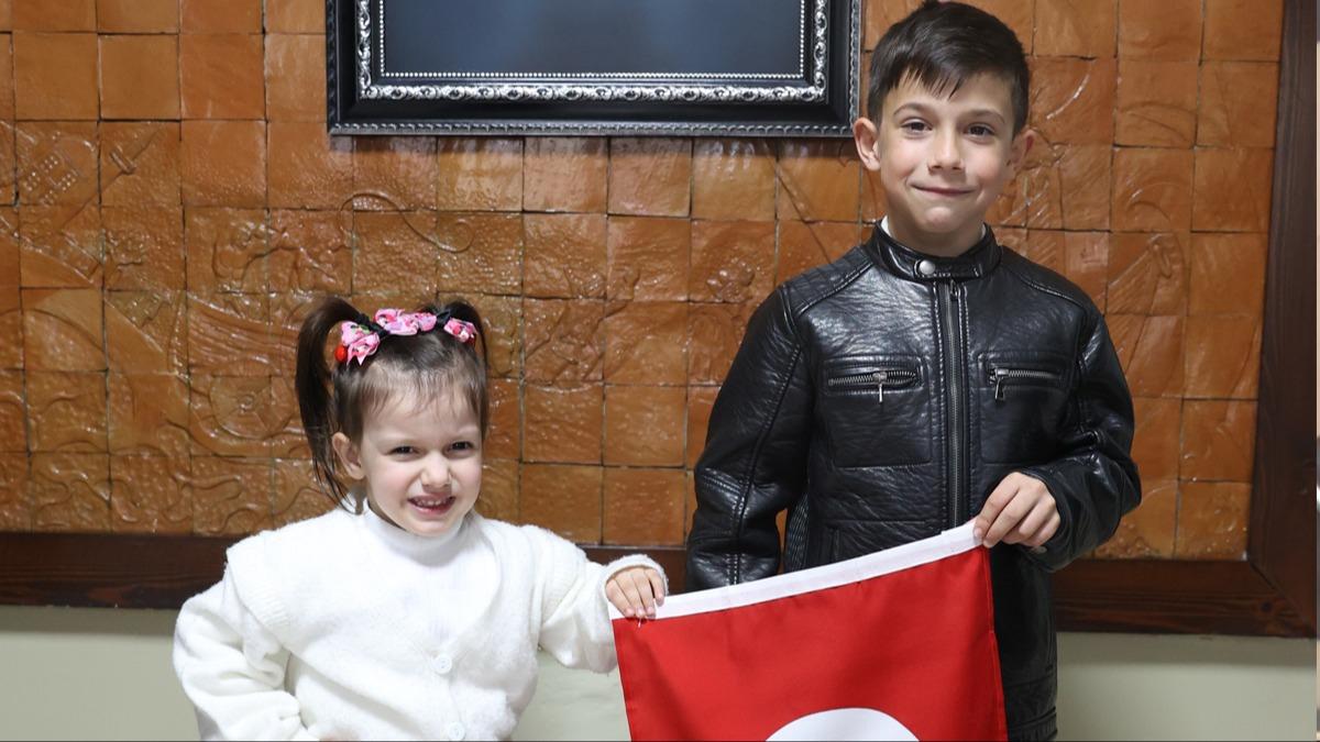 Minik Mutlucan'�n hayali ger�ek oldu: Cumhurba�kan�m�z� g�r�nce iki bayram� birlikte ya�am�� oldum