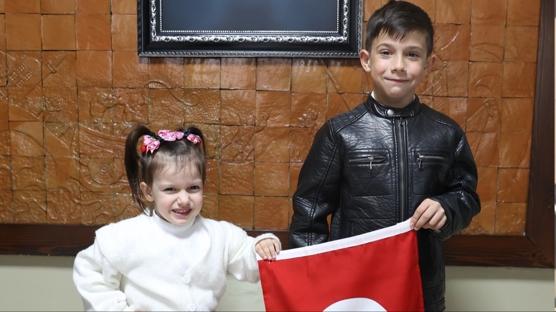 Minik Mutlucan'�n hayali ger�ek oldu: Cumhurba�kan�m�z� g�r�nce iki bayram� birlikte ya�am�� oldum