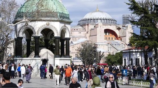 Papa 14. Leo ziyareti sonras� turist patlamas�! Sultanahmet restorasyon bitti, ilgi katland�