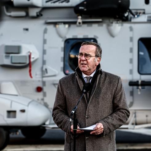 Almanya'dan H�rm�z Bo�az� ad�m�: B�lgeye sevk edilecek