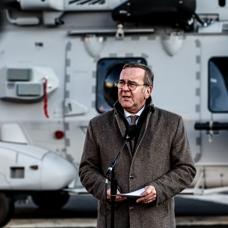 Almanya'dan H�rm�z Bo�az� ad�m�: B�lgeye sevk edilecek