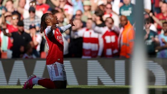 Arsenal, zirve takibini Newcastle United'� yenerek s�rd�rd�